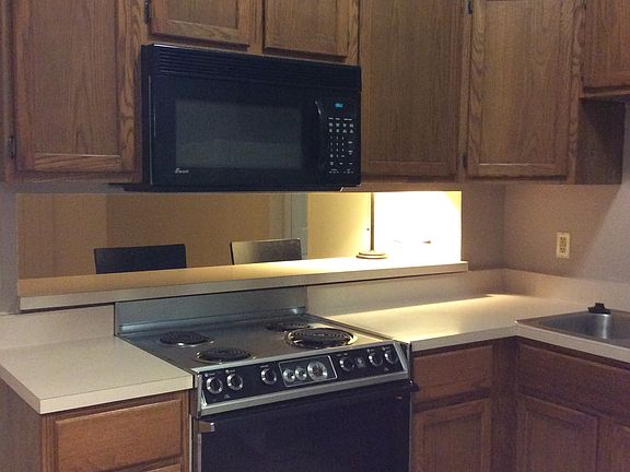 2nd image of 3115 Edwards Pl APT 301