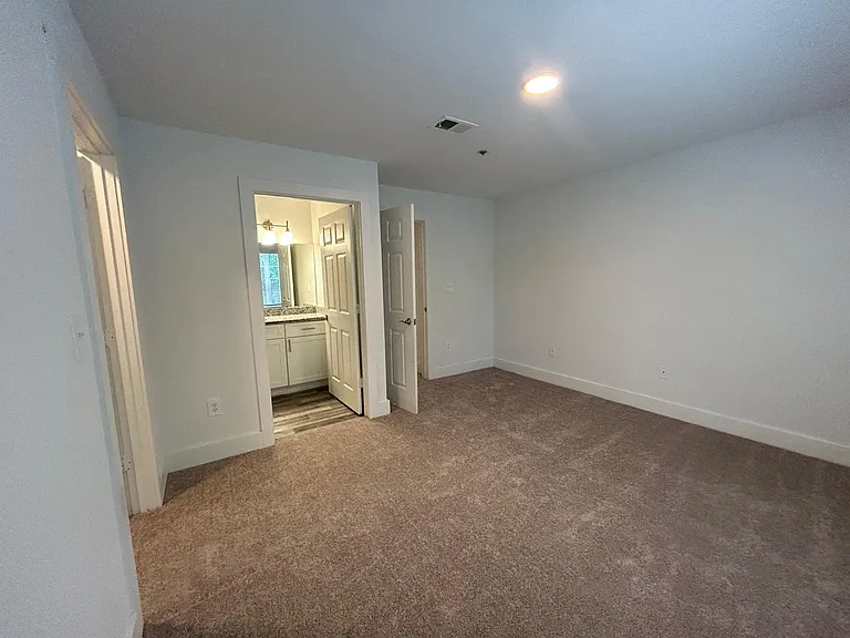 Wesley St. Claire Apartments at Lawrenceville — Photo 262