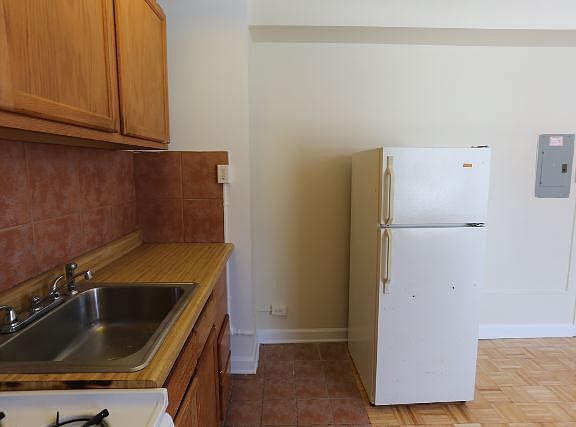 2nd image of 505 W Belmont Ave #71701I