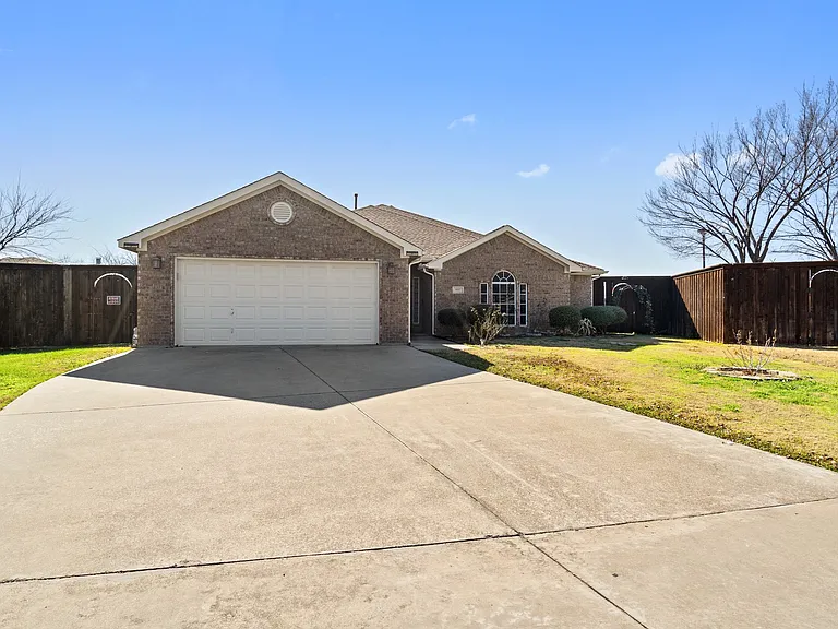 107 Loda Ct — Photo 12