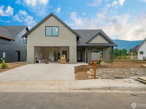 714 E 5th Street, Nooksack, WA 98276