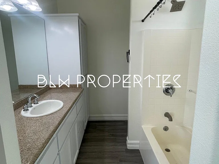 6150 Mariposa Ave — Photo 14