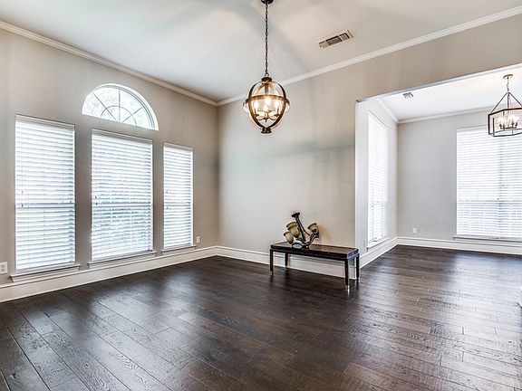 3rd image of 6204 Bradley Ln
