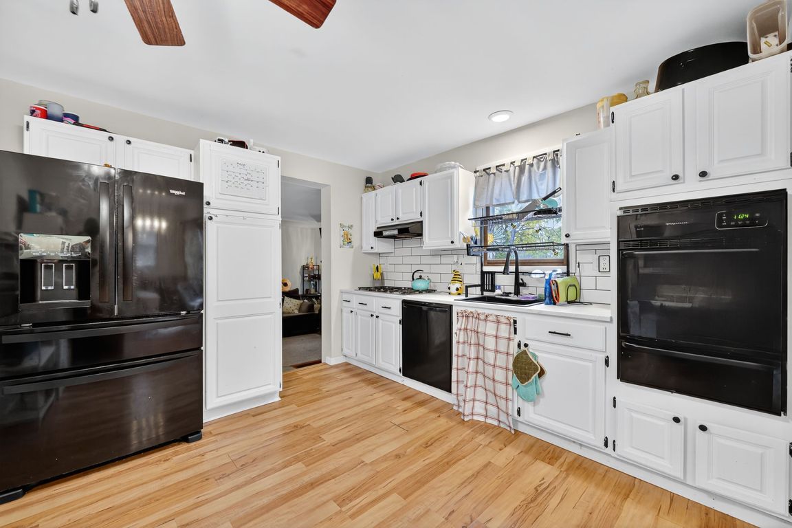 next background image