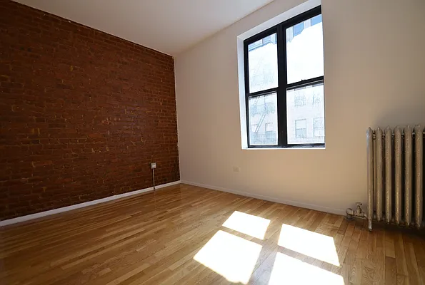 Rented by CITY SKYLINE REALTY INC | media 9