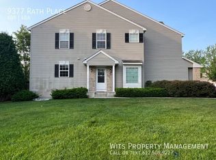 9377 Rath Pl, Eden Prairie, MN 55347