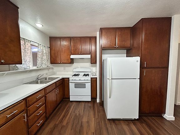 4th image of 1005 Lincoln Ave #1