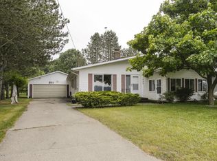 11633 Letchs Ln, Delton, MI 49046