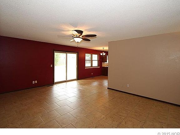 3rd image of 410 Fairlane Dr