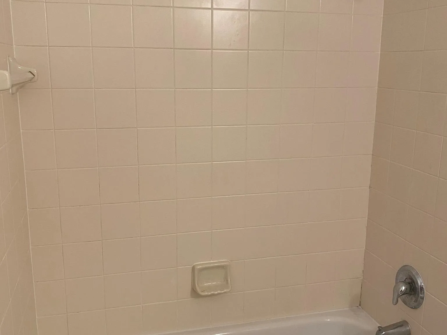3 bed, 1818 sqft, $2,199 — Photo 4