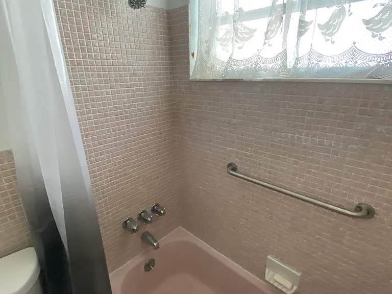 622 NE 4th St #4 — Photo 12