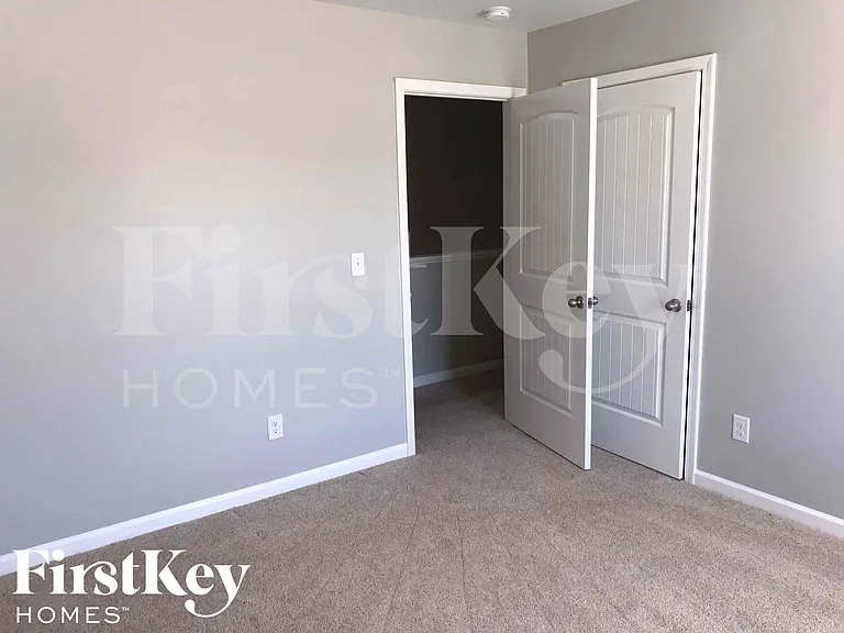 5519 Luther Ct — Photo 9