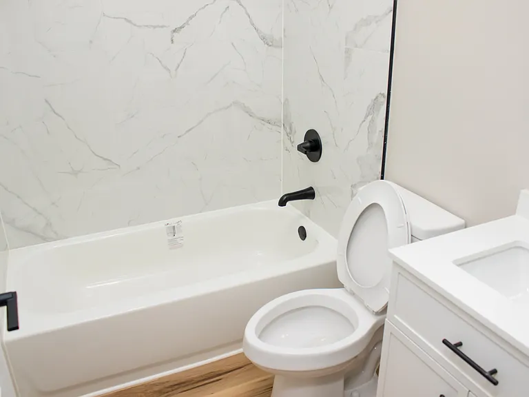 2109 Singleton St — Photo 8