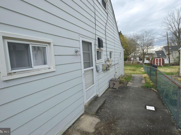 432 W Montgomery Ave, North Wales, PA 19454