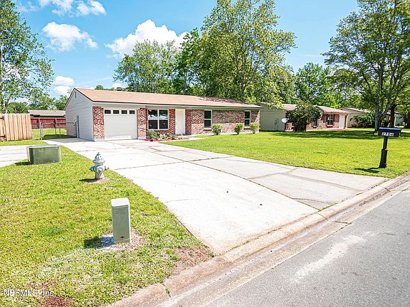 5th image of 2706 TINA Lane