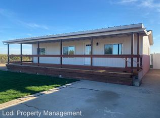 19900 N Hildebrand Ave, Acampo, CA 95220