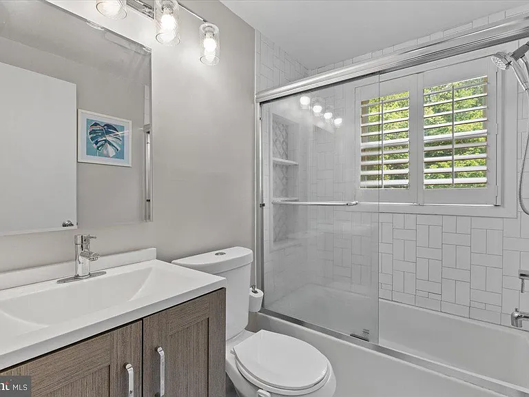 12909 Marquette Ln — Photo 11