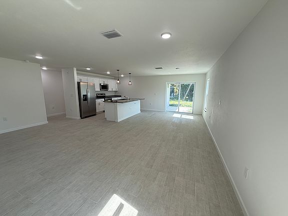 5th image of 4252 Sunburst Ave
