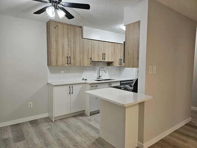 325 Ward St #303 — Photo 14