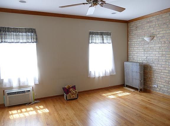 3rd image of 1816 W Chase Ave APT 3