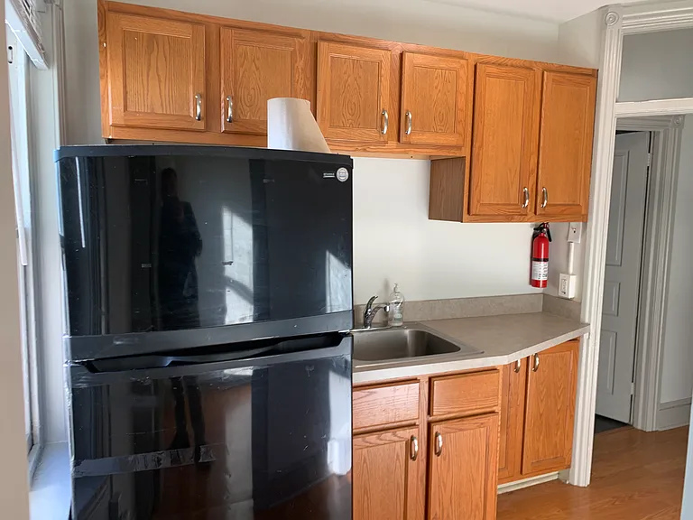 172 N Charlotte St — Photo 10