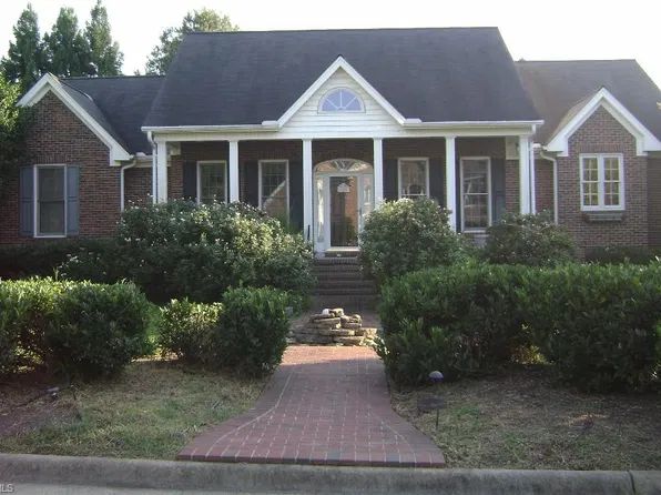 3106 Keswick Dr, Burlington, NC 27215