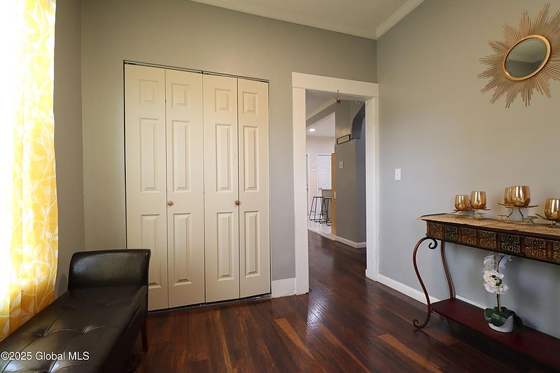 5th image of 2346 William Street