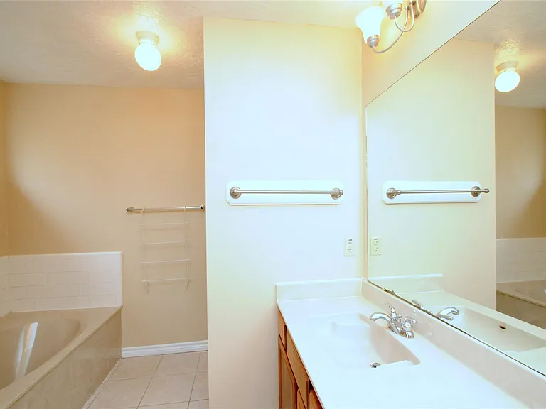16503 Canario Dr — Photo 9