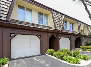 1653 Winnetka Rd, Glenview, IL 60025