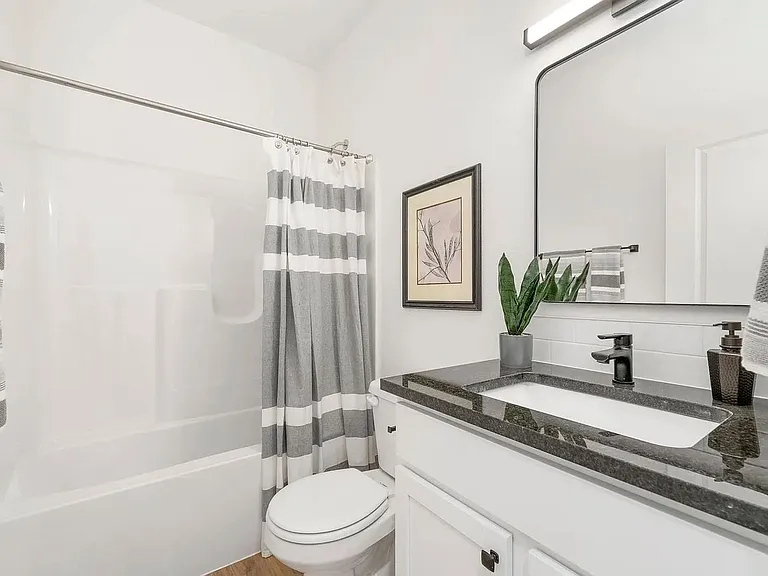 2263 E Spring Hill Ct — Photo 2