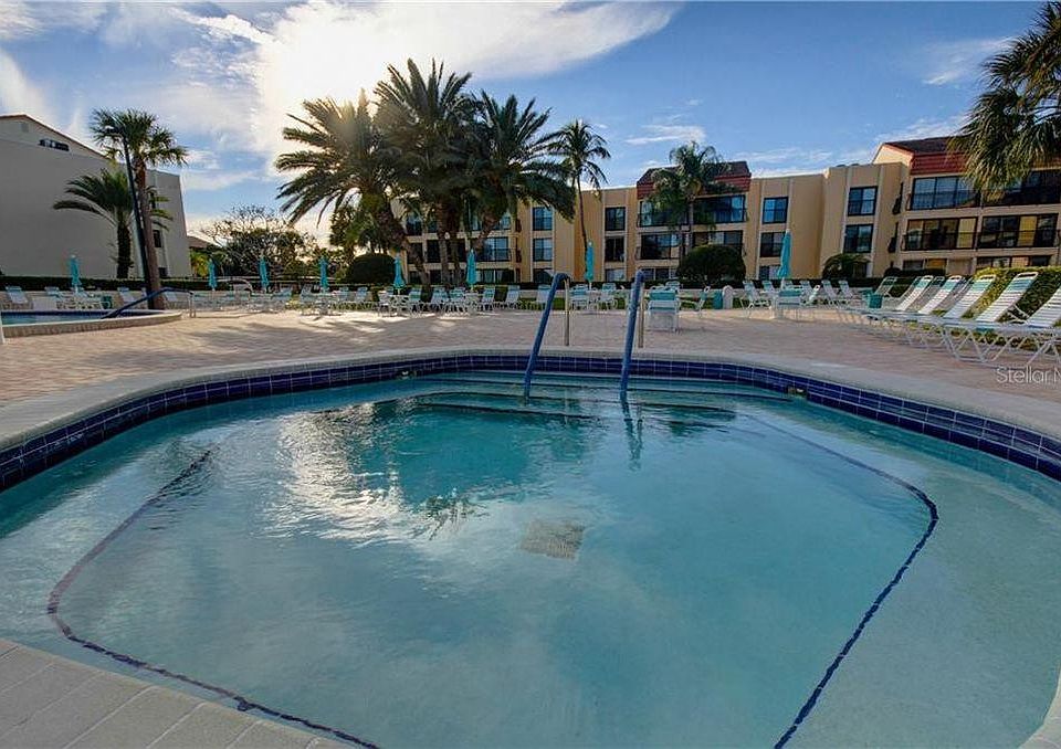 1st image of 800 S Gulfview Blvd APT 402