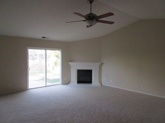 3rd image of 6027 E Bellaire Way