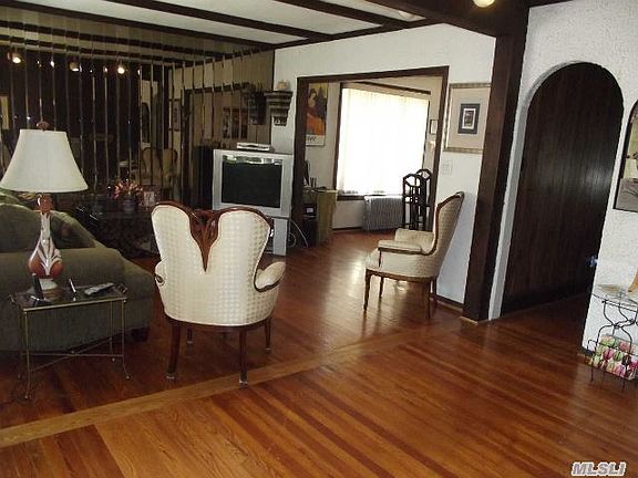 4th image of 131 N 11th St