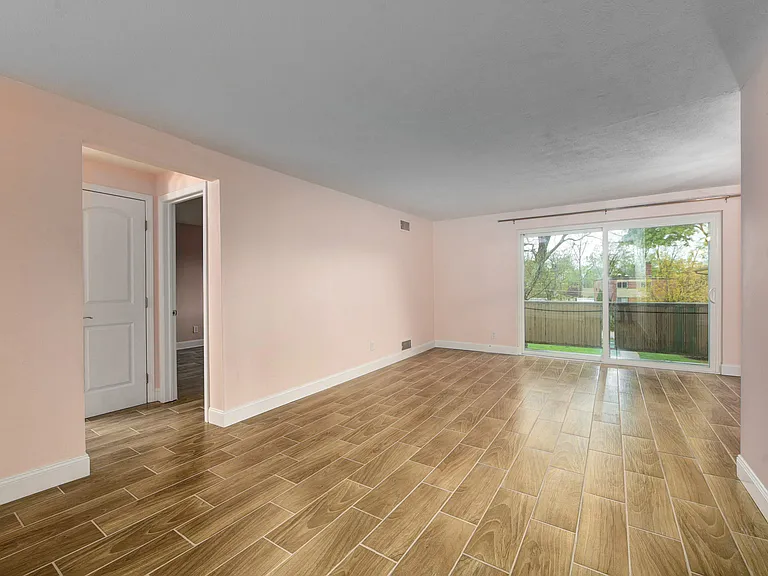 22081 River Oaks Dr #B8 — Photo 10