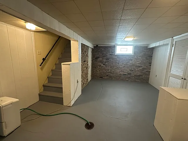 812 S 109th St — Photo 11