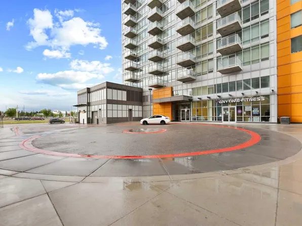 3830 N Brentwood Rd NW #211, Calgary, AB T2L 2J9