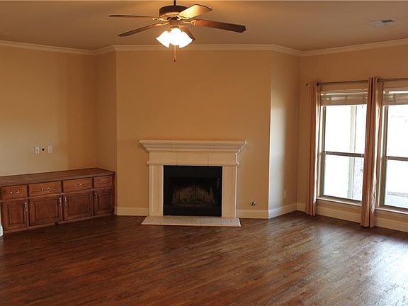 3rd image of 124 Country Lakes Dr