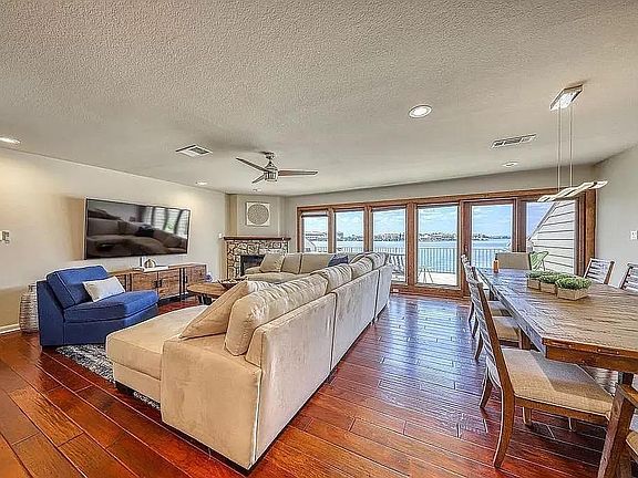 4th image of 616 Horseshoe Bay North Blvd