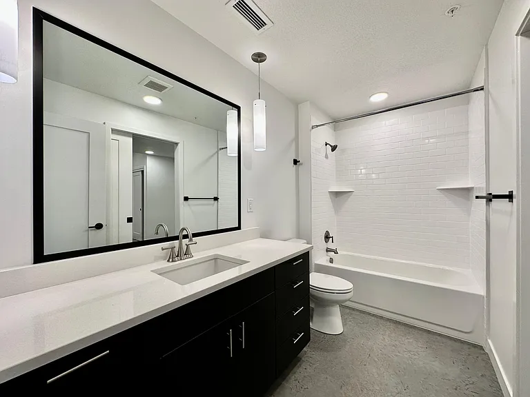 1F Loft - 1 Bedroom, Loft, 2 Bathroom