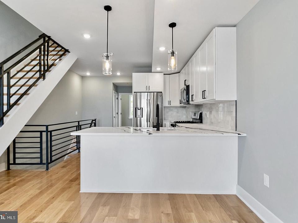 1st image of 3037 W Sedgley Ave #2