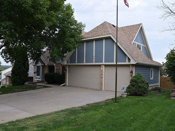 3rd image of 4415 S 150th St