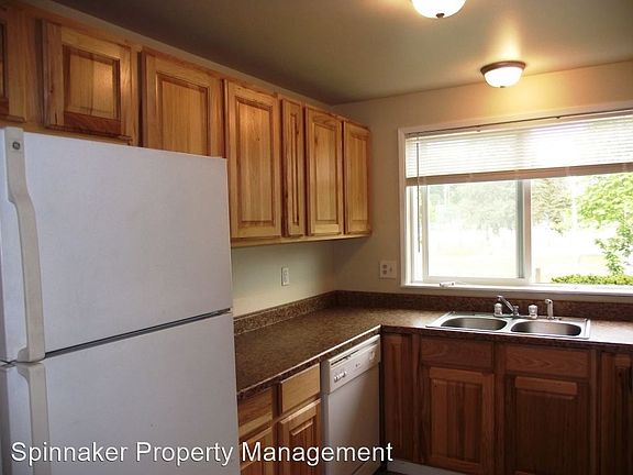 3rd image of 1526 31st St SE APT 1
