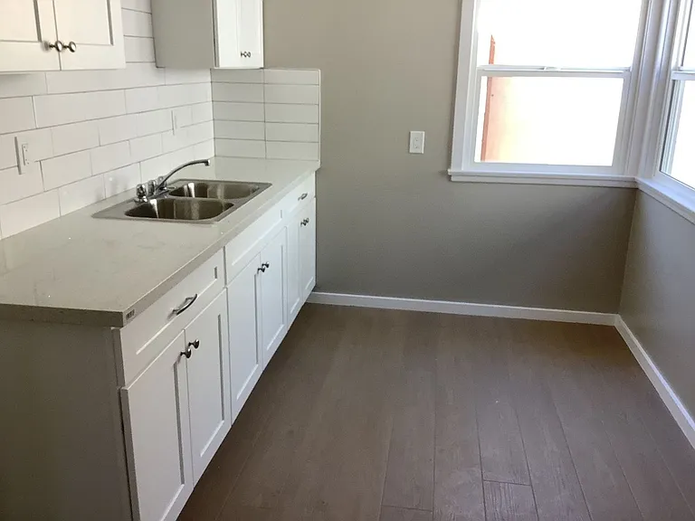 2719 Saturn Ave — Photo 6