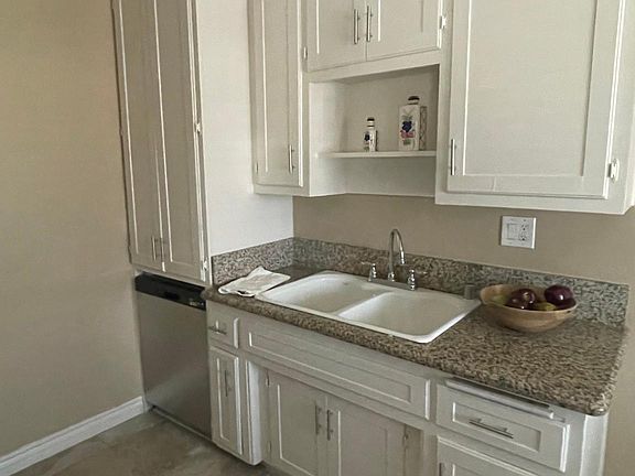 4th image of 5221 Tyler Ave