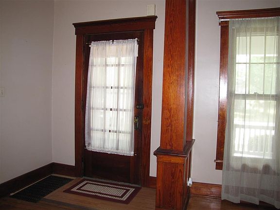 4th image of 340 E Main St