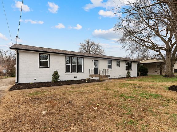 4th image of 3933 Augusta Dr