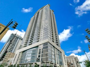 100 E 14th St APT 2204, Chicago, IL 60605