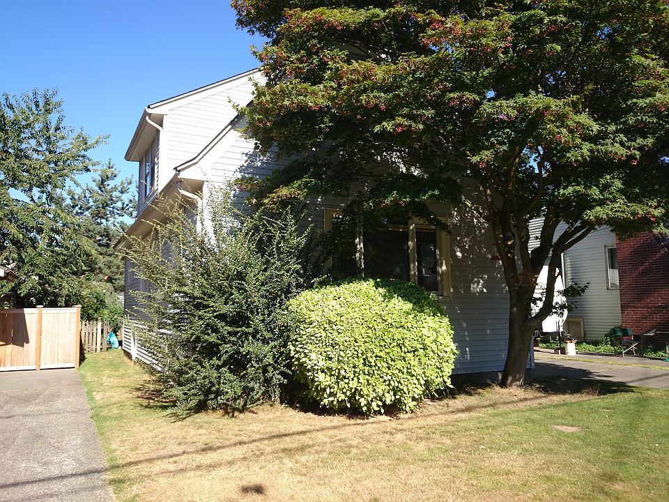 2nd image of 3243 38th Ave SW