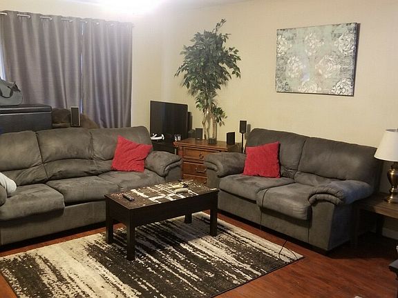 2nd image of 412 E Park St #B