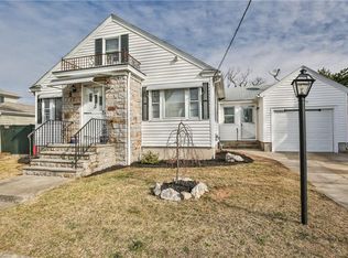 165 Sandringham Ave, Providence, RI 02908